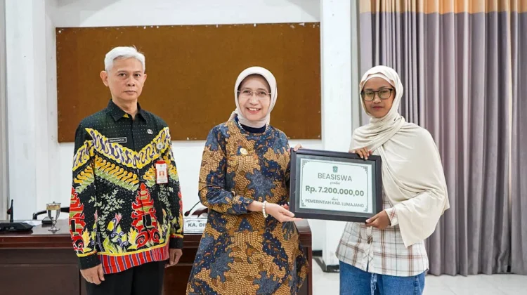Pemkab Lumajang Bekali Penerima Beasiswa Hadapi Dunia Kerja