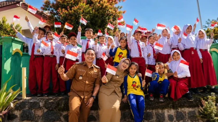 Mengibarkan Merah Putih Bukan Sekadar Tradisi, Ini Aturan yang Perlu Dipahami