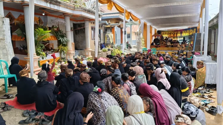 Upacara Adat Karo Tengger di Argosari Berlangsung Khidmat