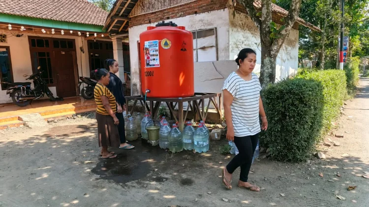 BPBD Jember Lanjutkan Distribusi Air Bersih di Pakusari