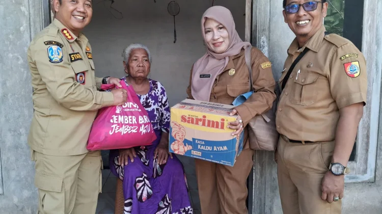 Pemkab Jember Salurkan Bantuan Alat Dengar untuk Lansia di Sukorambi