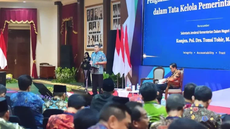 Ketua DPRD Lumajang Hadiri Penguatan Integritas di Grahadi