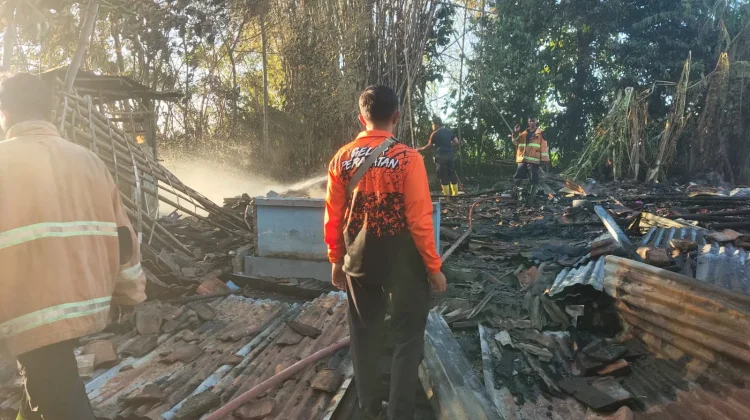Tiga Rumah Terbakar Kerugian Capai Rp120 juta