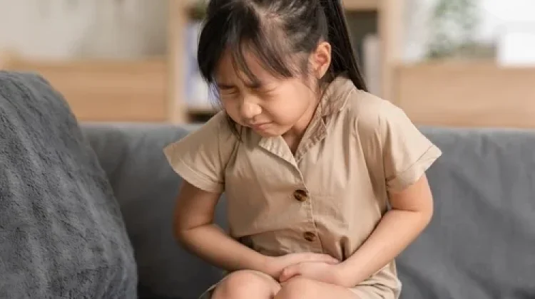 Anak Mengeluh Perut Tidak Nyaman? Ini Penjelasannya