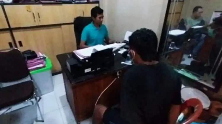 Pria di Banyuwangi Tusuk Istri hingga Meninggal