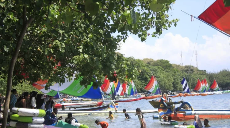 Pemkab Situbondo Lelang Pengelolaan Wisata Bahari Pasir Putih