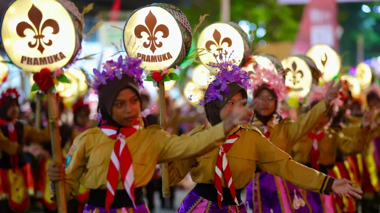 Pawai Lampion Banyuwangi Padukan Budaya dan Literasi Keuangan