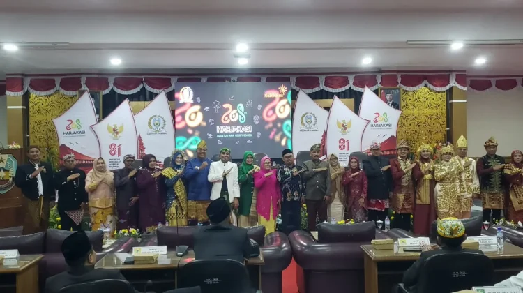 DPRD Usulkan Perda Pakaian Tradisional Situbondo