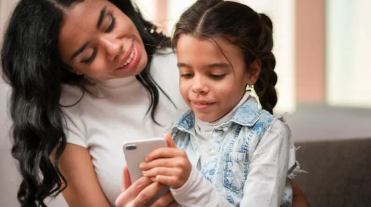 Pembatasan Media Sosial Anak, Langkah Perlindungan dari Risiko Ruang Digital