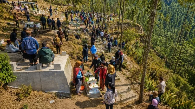 Tiga Kilometer Nyadran, Warga Tengger Ranupani Rawat Warisan Leluhur