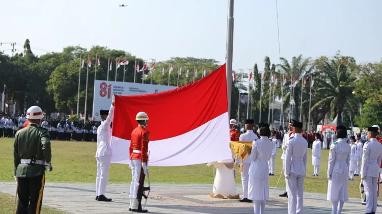 Pemkab Banyuwangi Gelar Upacara HUT ke-81 RI di Taman Blambangan