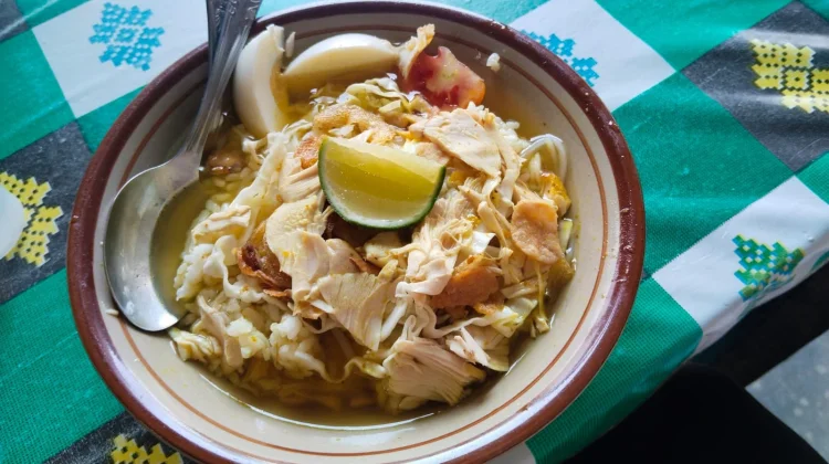 Soto Pak Tris, Kuliner Legendaris di Pusat Kota Jember