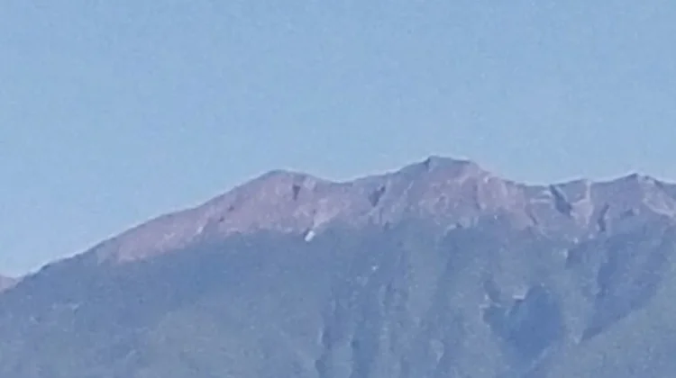 Kepulan Asap Muncul di Area Gunung Raung