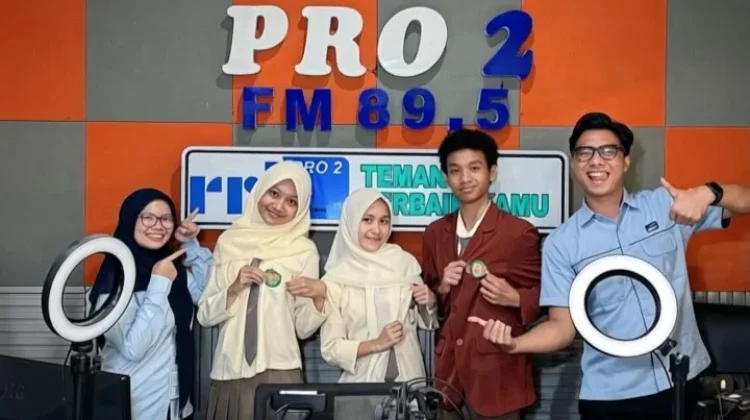 Rayakan Kemerdekaan, Siswa SMAN 2 Jember Peragakan Busana Adat Nusantara