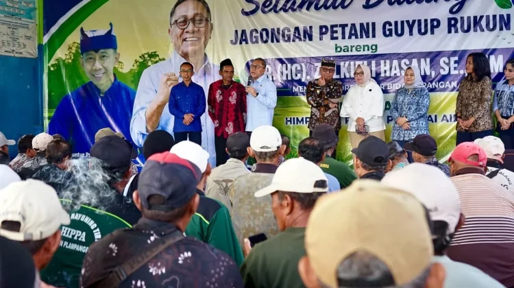 Menko Pangan Zulkifli Hasan Janji Kawal Perbaikan Irigasi Petani Banyuwangi