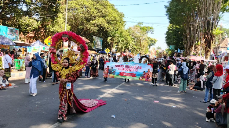 Pawai Budaya Hari Jadi ke-207 Bondowoso Angkat Harmoni Budaya dan Geopark