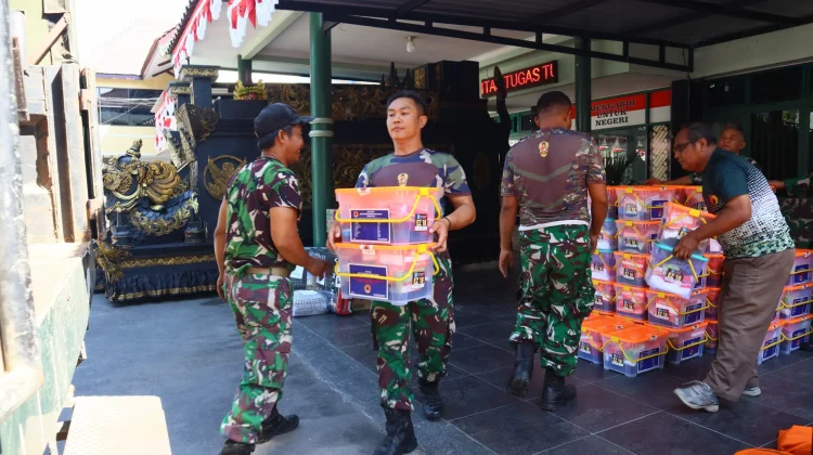 Kodim Lumajang dan Pemkab Salurkan Bantuan untuk Korban Gempa NTT