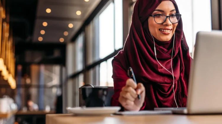 Kemandirian Ekonomi Perempuan Dinilai Jadi Sumber Kekuatan dan Keberanian