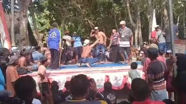 Ratusan Pendekar Tarung Ojung Semarakkan HUT RI ke-81 di Jember