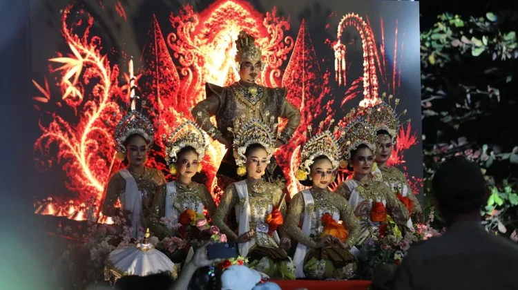 Di Tengah Gemerlap Karnaval, Budaya Lumajang Menemukan Panggungnya