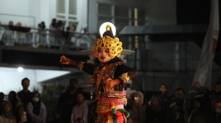 Di Tengah Gemerlap Karnaval, Budaya Lumajang Menemukan Panggungnya