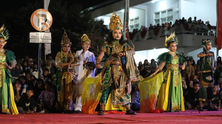 Di Tengah Gemerlap Karnaval, Budaya Lumajang Menemukan Panggungnya