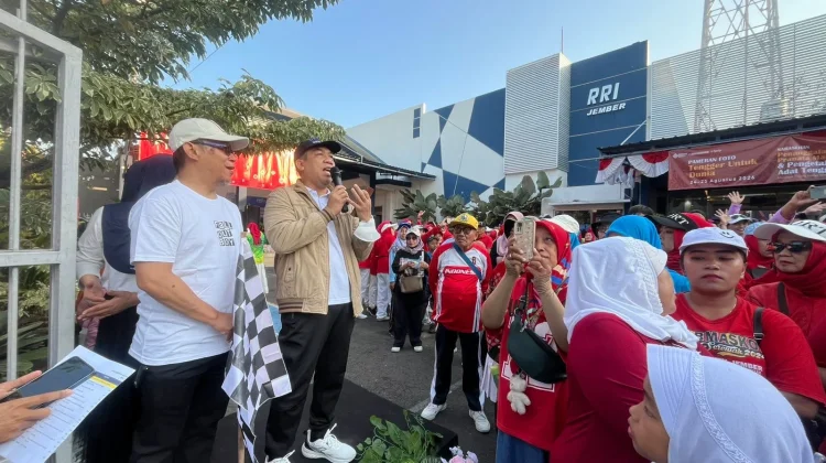 Jalan Sehat Jadi Ajang Silaturahmi RRI dengan Warga Jember