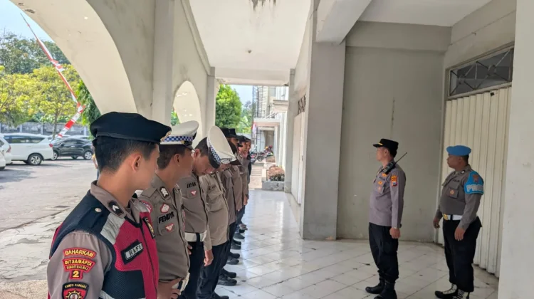 Polisi Kawal Piala Soeratin U-17 di Stadion Semeru Lumajang