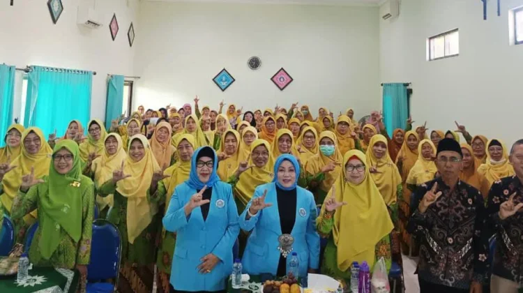 Edukasi Literasi Keuangan Digital oleh Tim Unmuh Jember dan Mitra ‘Aisyiyah