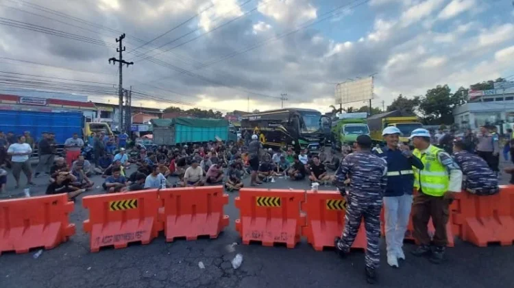 Pelabuhan Ketapang Kembali Dibuka Usai Demo Sopir Truk