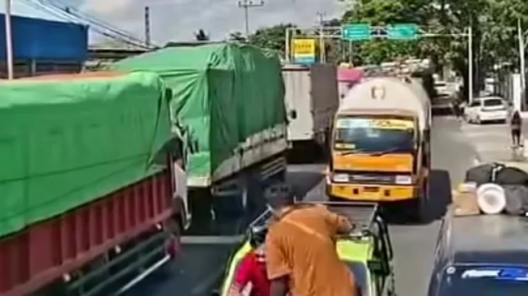 Pertamina Alihkan Pasokan BBM ke Surabaya dan Malang Urai Dampak Macet Ketapang