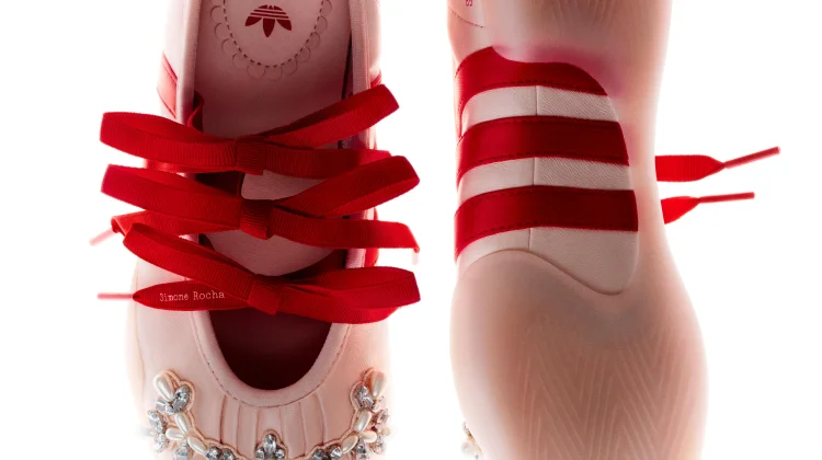 Cantik dan Modis, Intip Kolaborasi Terbaru adidas Originals x Simone Rocha