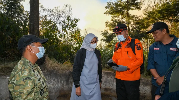 Ipuk Usulkan Water Bombing Padamkan Kebakaran Ijen