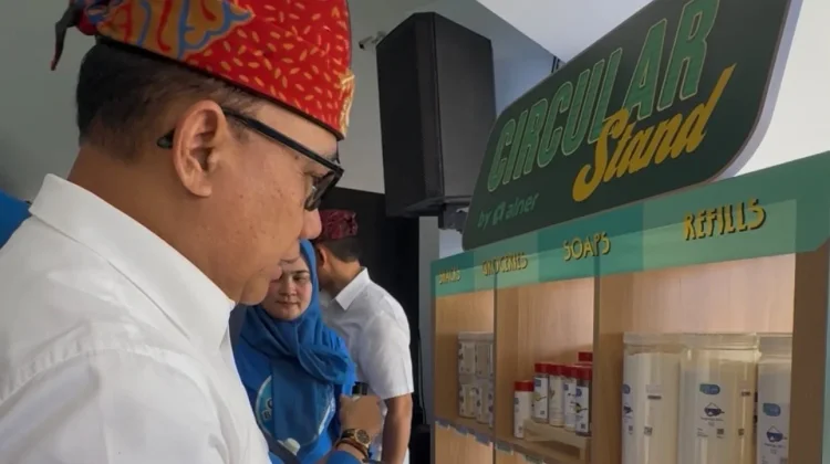 Banyuwangi Kembangkan Ekosistem Refill Tekan Sampah Kemasan