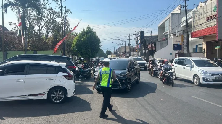 Diskopumdag: Bukan Langka, Antrean BBM di Jember karena Kendala Distribusi