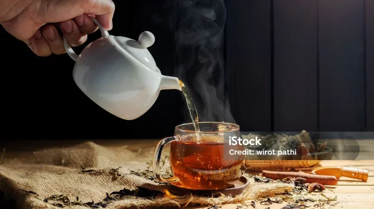 Khasiat dan Efek Samping Konsumsi Teh