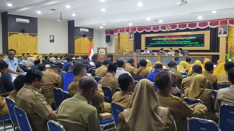 Pemkab Situbondo Bahas Raperda P-APBD