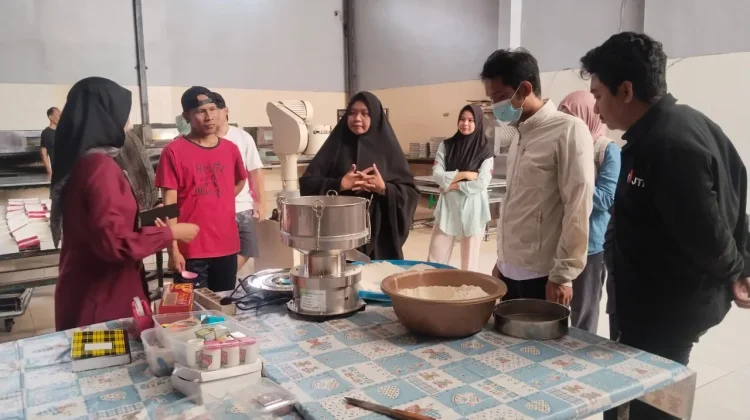 POLIJE Dorong Modernisasi UMKM Jember lewat Penerapan Mesin Pengayak Tepung Otom