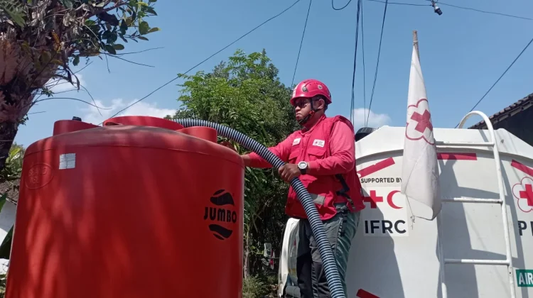 PMI Jember Salurkan 271.500 Liter Air Bersih untuk Warga Terdampak Kekeringan