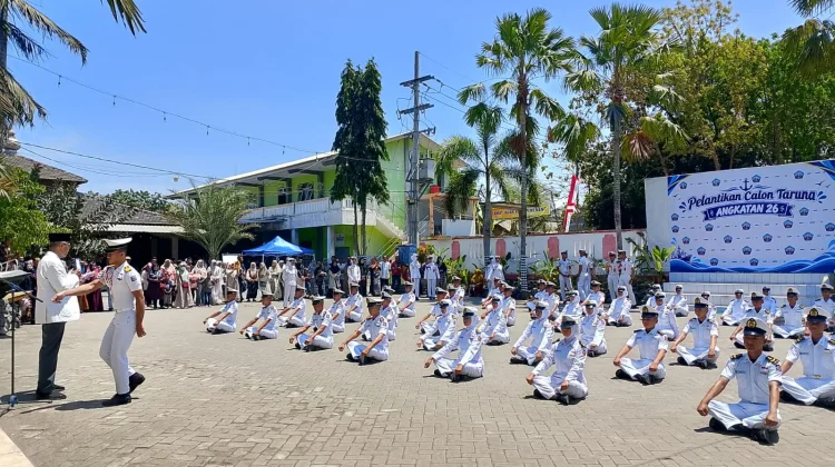 Cetak SDM Global, SMK Perikanan Puger Jember Lantik 52 Taruna