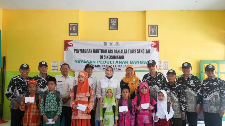 Bantuan Tas dan Alat Tulis Menyemangati 200 Siswa Ranuyoso untuk Belajar