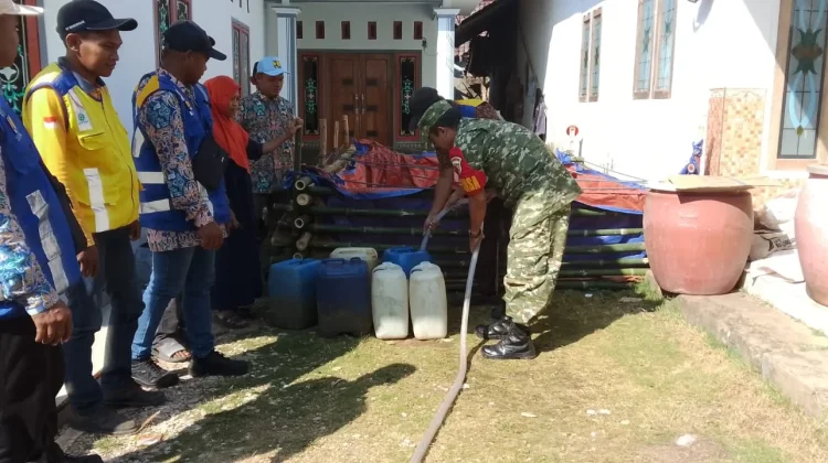Masyarakat Terdampak Kekeringan di Lumajang Mendapatkan Air Bersih