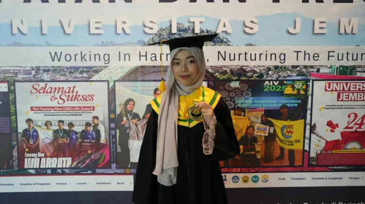 Aktif Kuliah dan Jadi Aslab, Cut Firda Raih Predikat Wisudawan Terbaik UNEJ