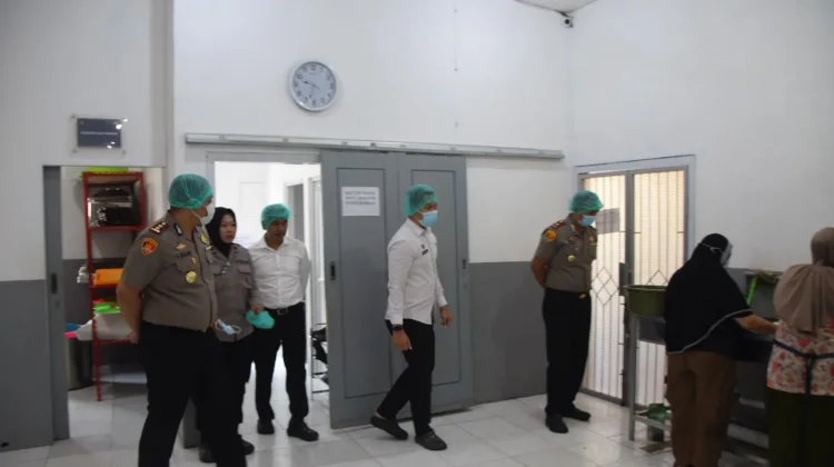 Pastikan Berjalan Optimal, Kapolres Bondowoso Cek Kesiapan SPPG Polri