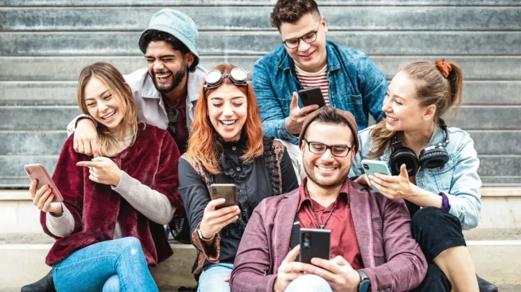 Gen Z Bisa Berhenti Membandingkan Diri dengan Gunakan Media Sosial secara Sehat