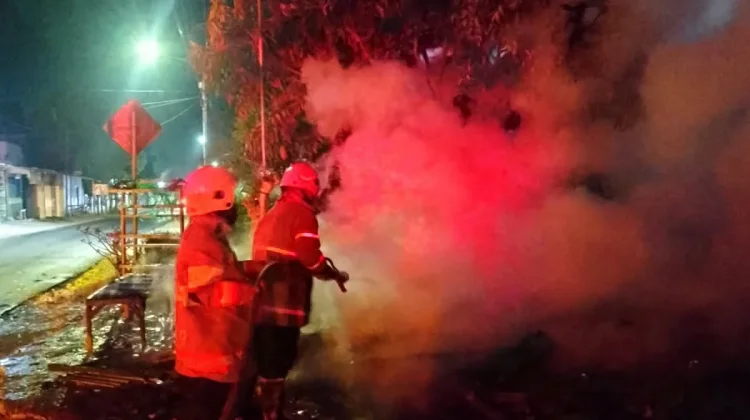 Warung Tembakau di Wonosari Bondowoso Terbakar