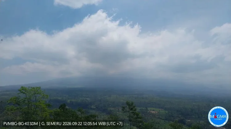 Gunung Semeru Erupsi Siang Ini, Tinggi Kolom Abu Tidak Teramati