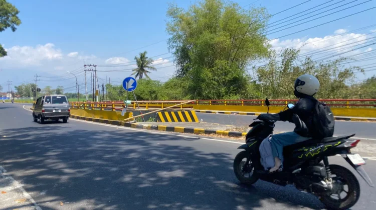PJU Jembatan Biluk Bondowoso Segera Dipasang Usai Kecelakaan