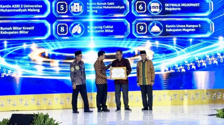 Polije Raih Penghargaan Zona KHAS Kantin Catleya