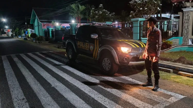 Patroli Malam, Polsek Tempursari Antisipasi 3C dan Jaga Kamtibmas